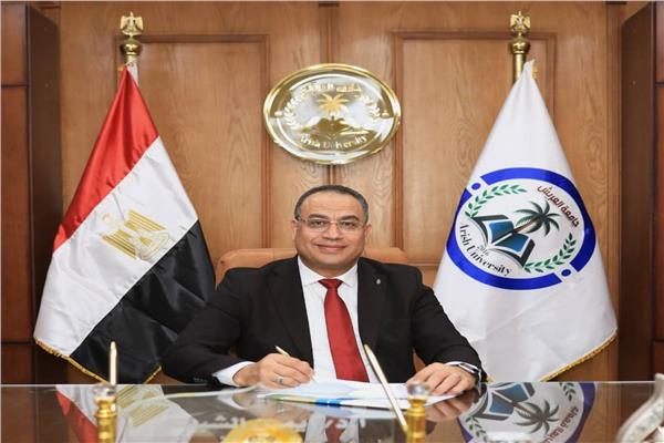 رئيس جامعة العريش