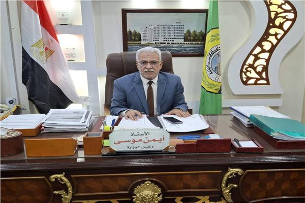  الأستاذ أيمن موسى وكيل وزارة التربية والتعليم بالإسماعيلية