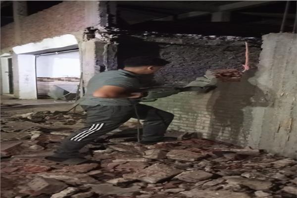 إزالة التعدي على أرض زراعية بقرية بدواي
