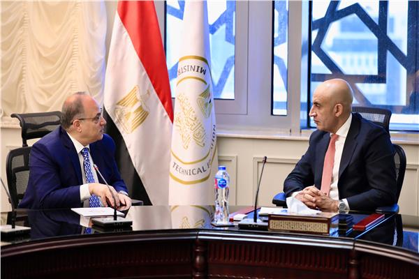 وزير التربية والتعليم يبحث مع رئيس هيئة الدواء المصرية تعزيز سبل التعاون