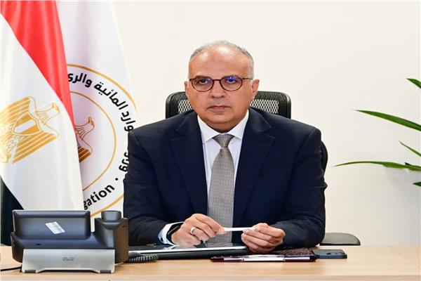 وزير الري يوجه بإنهاء تطهيرات الترع قبل 15 يونيو استعدادًا لفترة أقصى الاحتياجات المائية