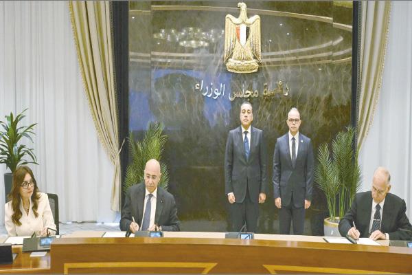رئيس  الوزراء يشهد توقيع اتفاقية بين جهاز مشروعات الخدمة الوطنية