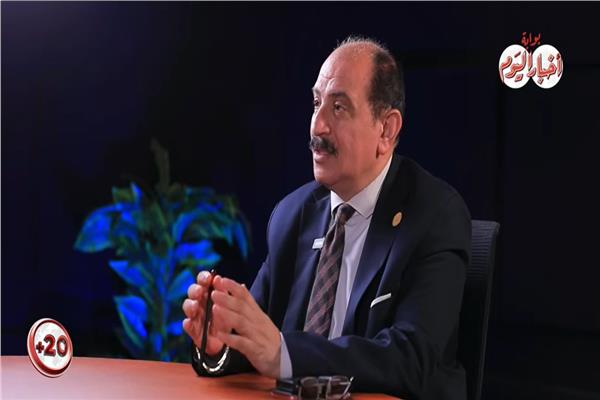 الدكتور طارق فهمي أستاذ العلوم السياسية 