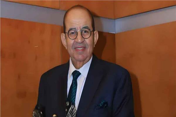 بطلي تغني لـ أم كلثوم.. محمد التاجي يهاجم أسلوب مطربة 
