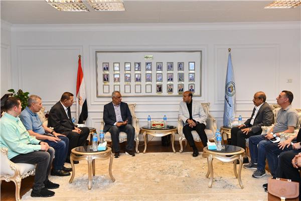 وزير الإنتاج الحربي في أسيوط