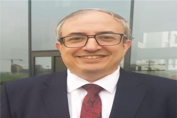 الدكتور أشرف عبد الوهاب 