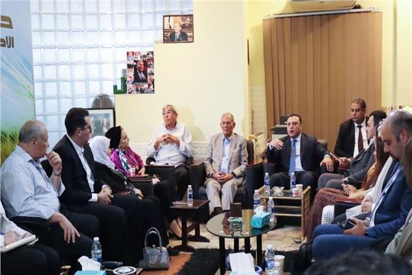 في إطار زياراتها للأحزاب.. وفد التنسيقية يناقش مع قيادات وأعضاء حزب الإصلاح