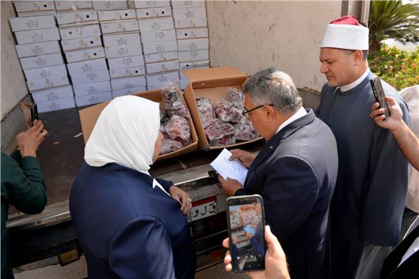 محافظ الدقهلية يشهد استلام 4 طن من صكوك الأضاحي