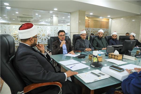 أمين البحوث الإسلاميَّة يجتمع بأعضاء وحدة الدعوة الإلكترونيَّة