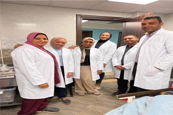 طاقم الفريق الطبي