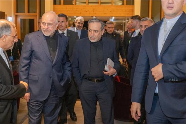رئيس البرلمان محمد باقر قاليباف ووزير الخارجية عباس عراقجي 