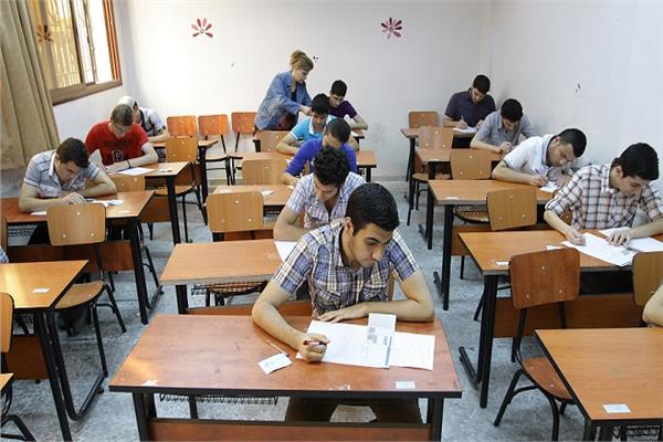 طلاب الثانوية العامة