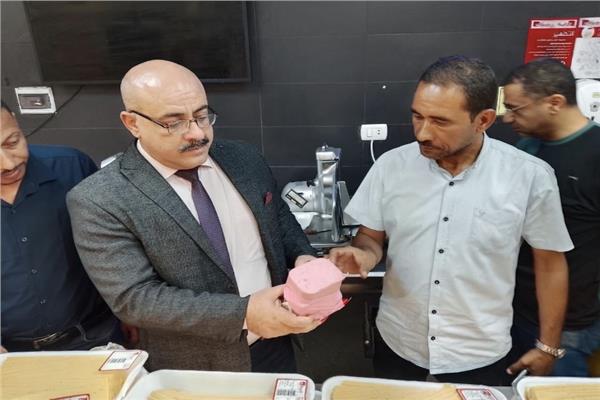 تحرير 4 محاضر وضبط لحوم فاسدة 