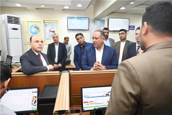محافظ الغربية يتفقد شركة مياه الشرب