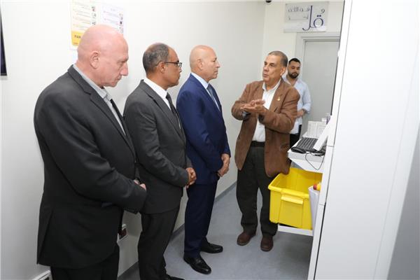 محافظ القاهرة يتفقد مستشفى 57357