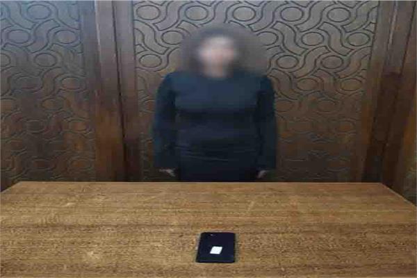 ضبط صانعة فيديوهات