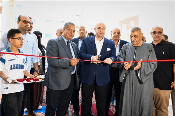 محافظ الفيوم يفتتح معرض 