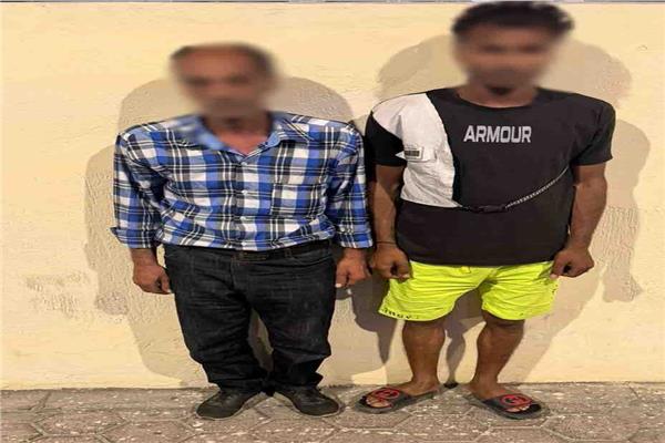 المتهمين عقب القبض عليهم 