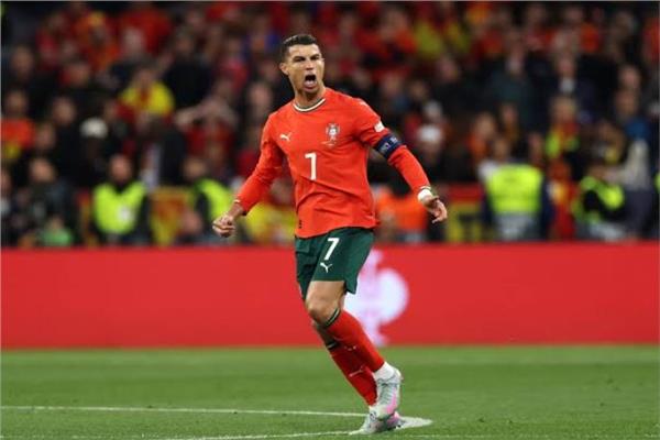 مدرب البرتغال يرد على مقارنة ميسي ورونالدو.. ويؤكد: عانينا من ضجيج ظالم
