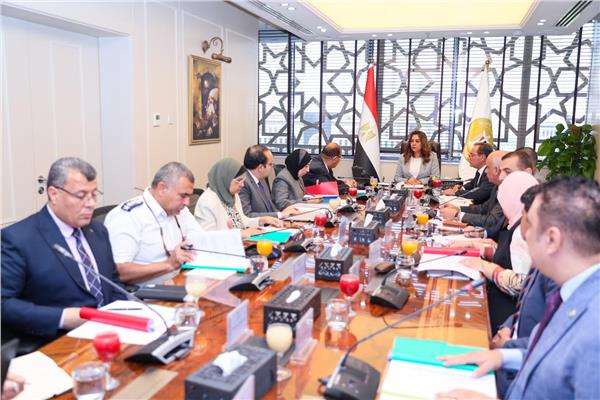 وزيرة التنمية المحلية والبيئة 