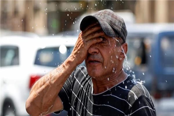 «الصيف يكشر عن أنيابه».. أجواء حارة ورطوبة مرتفعة لمدة 5 أيام