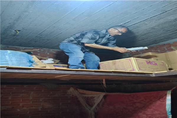 استمرار أعمال فحص المواد المضبوطة بمحلات القصب