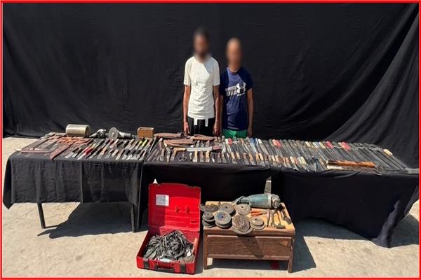 ضبط شخصين لقيامهما بإدارة ورشة لتصنيع 