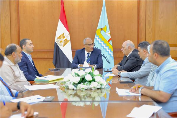 محافظ كفر الشيخ يترأس اجتماعًا لبحث