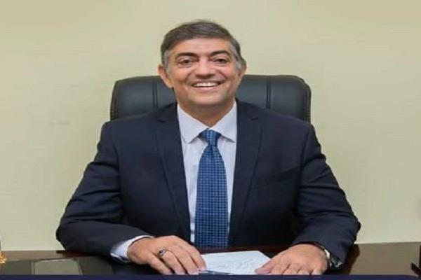 الدكتور هشام عبد العزيز