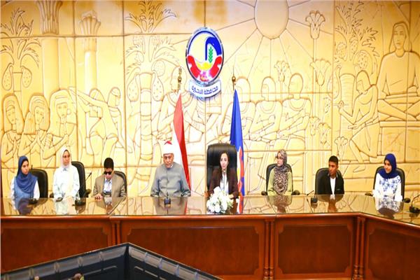 محافظ البحيرة تكرّم أوائل الشهادة