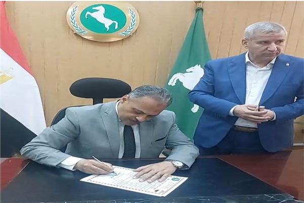 محافظ الشرقية يعتمد نتيجة 