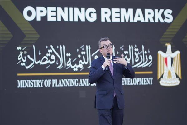 الدكتور أحمد رستم وزير التخطيط والتنمية الاقتصادية