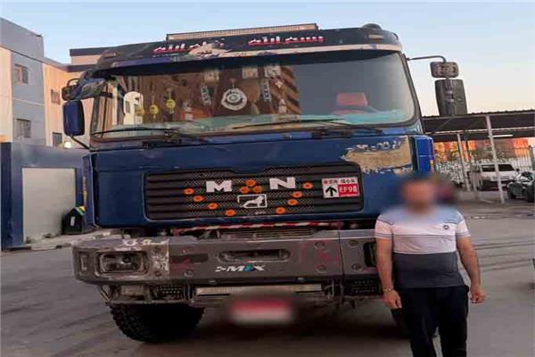 كشف ملابسات واقعة قيادة سيارة نقل ثقيل 
