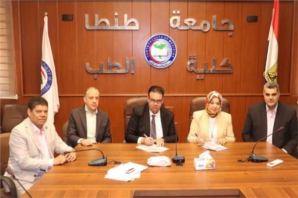 عميد طب طنطا يوقع بروتوكول تعاون وتنسيق 