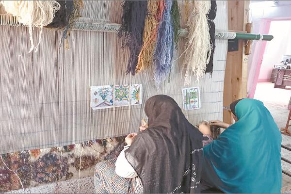 صناعة السجاد اليدوى