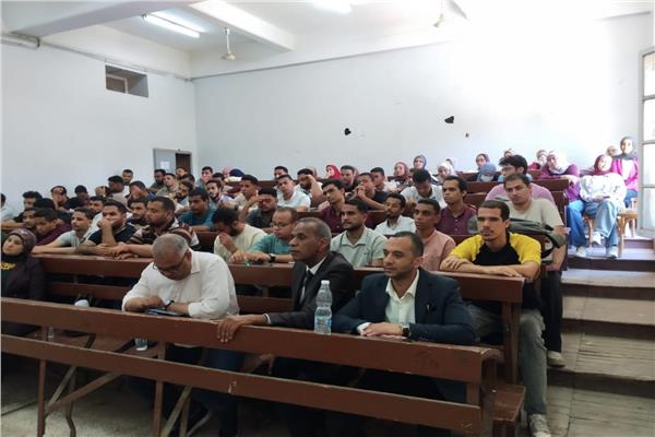 ندوات بجامعة قنا