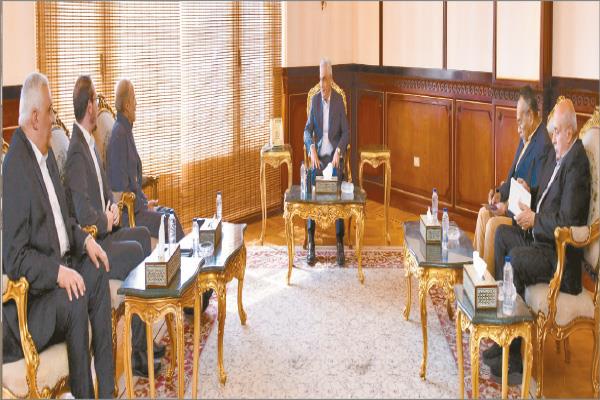وزير الدولة للإنتاج الحربى خلال استقباله رئيس مجلس إدارة شركة إس سى جونسون