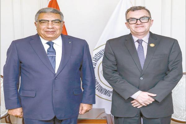 وزير التخطيط والتنمية الاقتصادية خلال استقباله محافظ الدقهلية