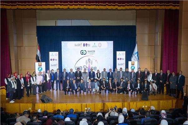الرئيس التنفيذي للمصرية للاتصالات يكرم أصحاب المشروعات المتميزة 
