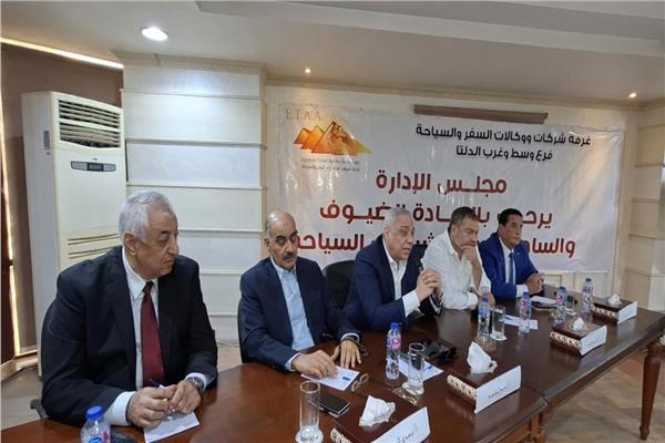 غرفة السياحة تواصل مناقشة الاستعدادات لموسم الحج والعمرة