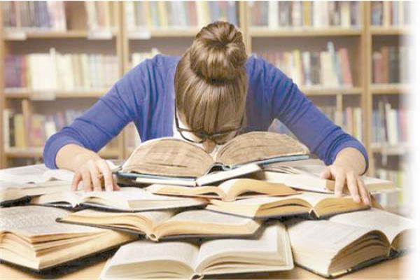 تقليد أعمى بين طلاب الثانوية