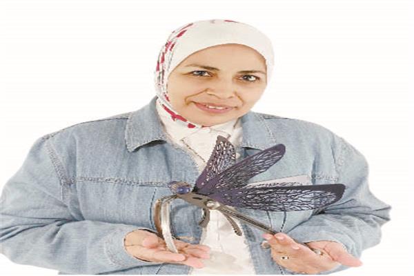 الفنانة سيدة خليل النحت المعدني