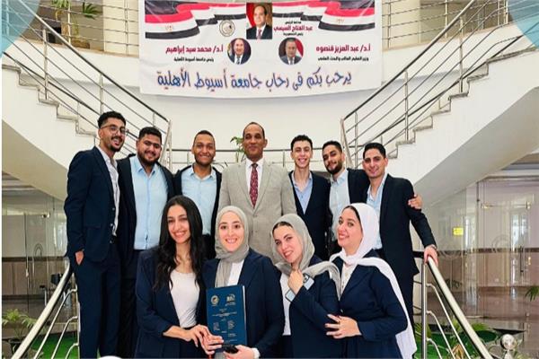ابتكار طلاب جامعة أسيوط الأهلية.. "HealUp" منصة ذكية 
