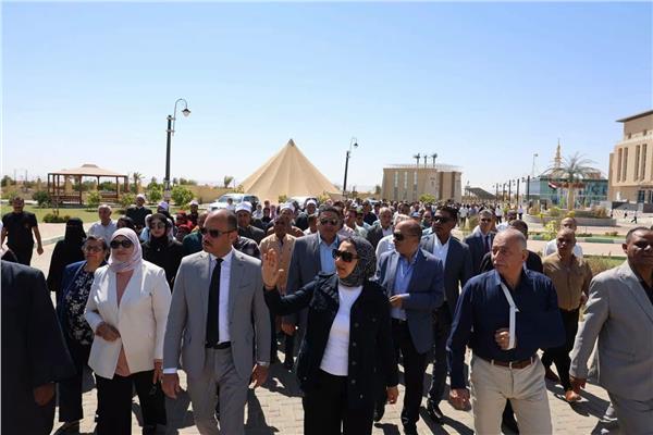 اليوم العالمي للتبرع بالدم محافظ الوادي الجديد تدشن إنطلاق حملة التبرع بالدم 