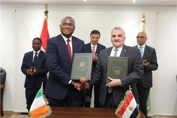 اللواء أ.ح الحسين فرحات "المدير التنفيذي لجهاز حماية وتنمية البحيرات والثروة السمكية"