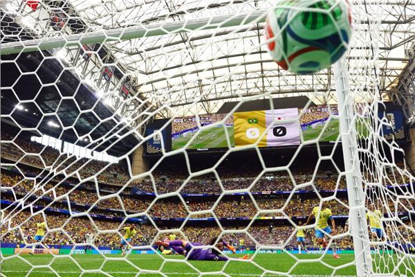 هدف اليابان في شباك البرازيل