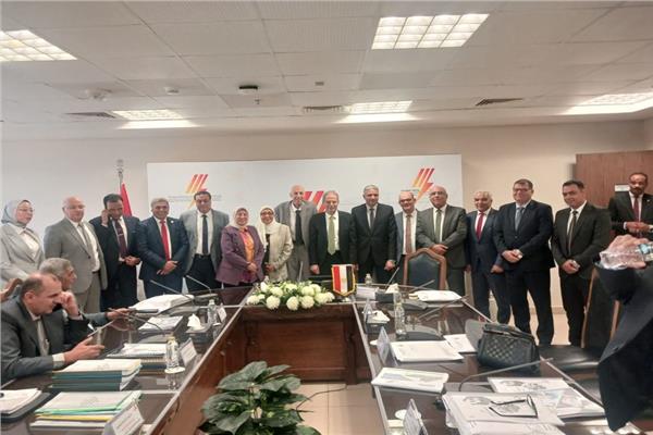 جانب من اجتماع الجمعية لشركة البحيرة لتوزيع الكهرباء