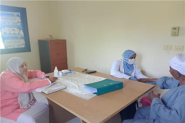 جانب من أعمال القافلة الطبية المجانية