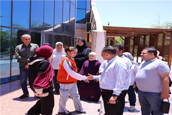 محافظ دمياط يتفقد المدينة