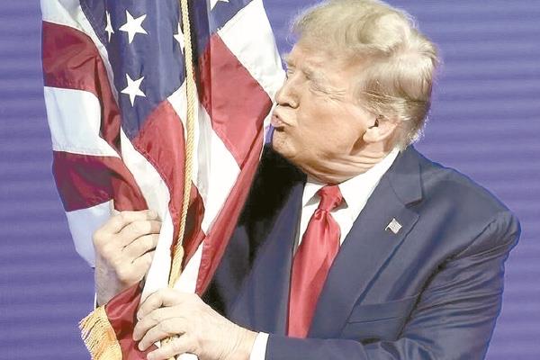الرئيس الأمريكى دونالد ترامب